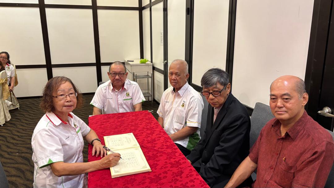 5.13 理事侯碧云